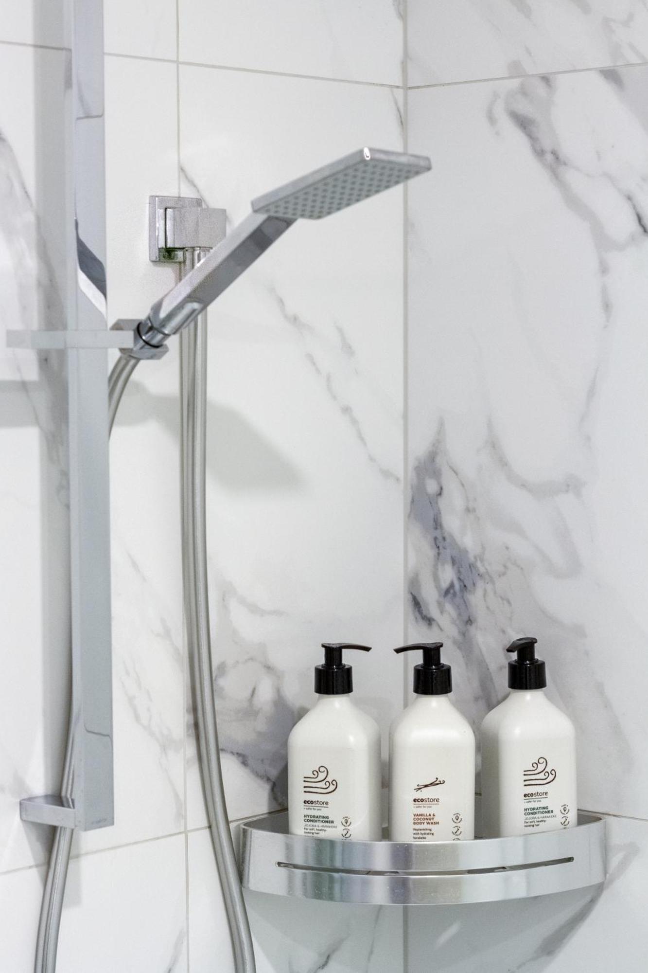 Two Bedroom, Two Bathroom Urban Oasis クライストチャーチ エクステリア 写真