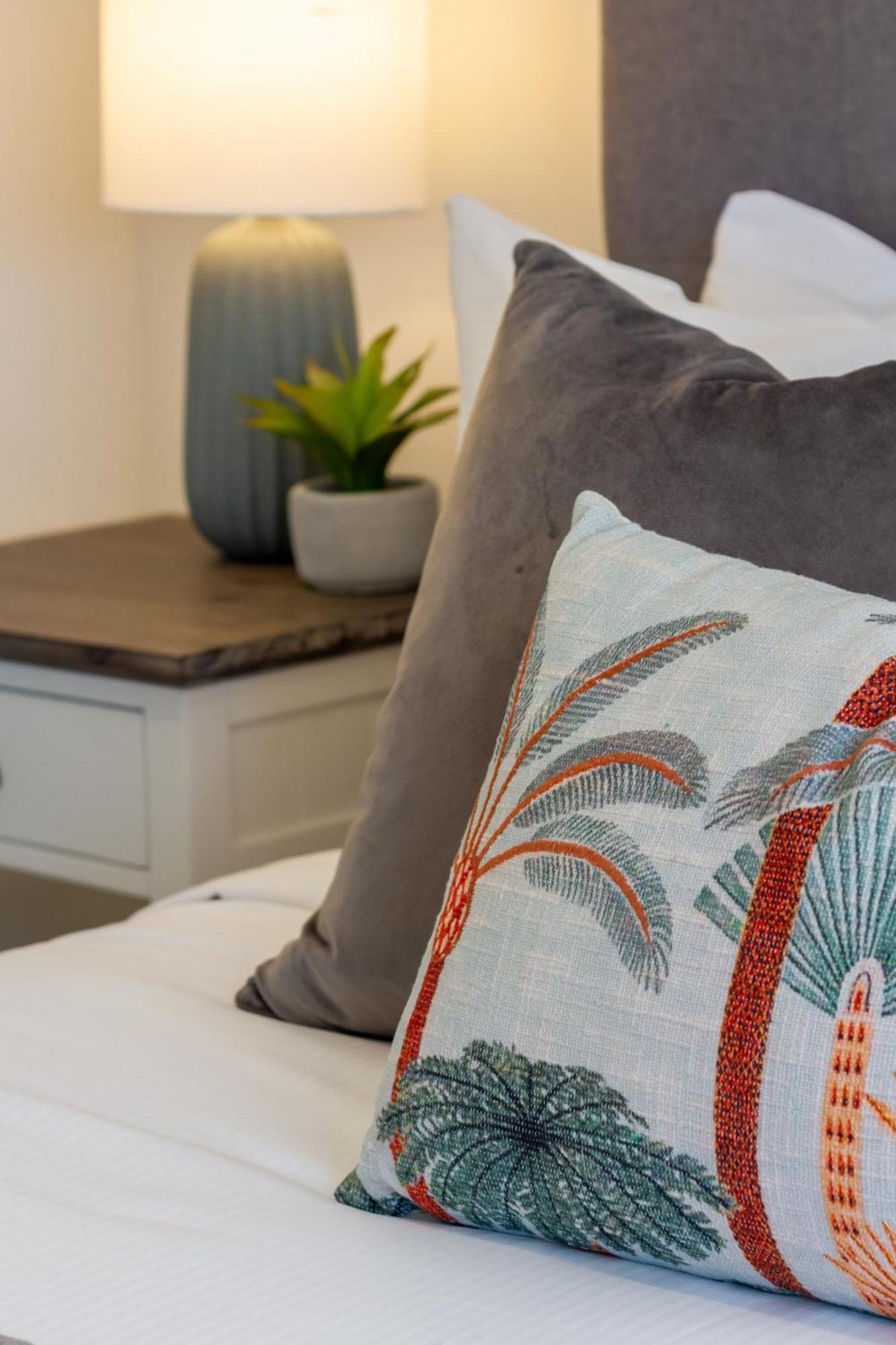 Two Bedroom, Two Bathroom Urban Oasis クライストチャーチ エクステリア 写真